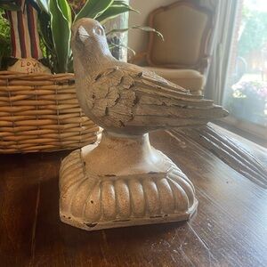 Bird on Pedestal Great for Indoor or Outdoor Use (1)